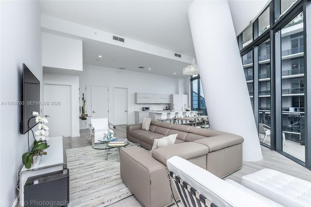 55 SW 9th St PH4603, Miami, FL 33130