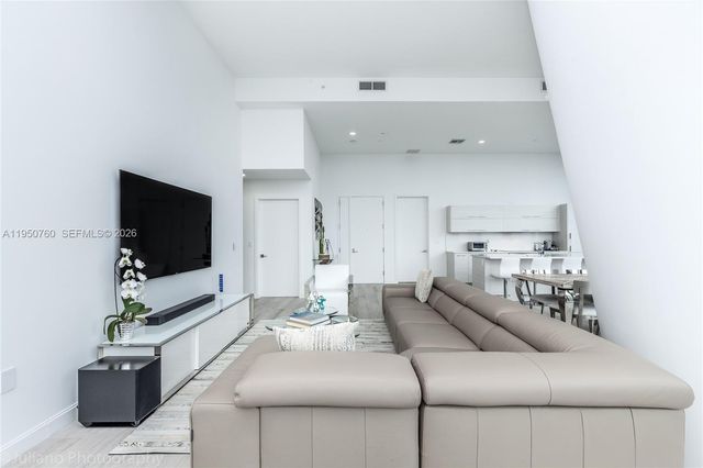 55 SW 9th St PH4603, Miami, FL 33130