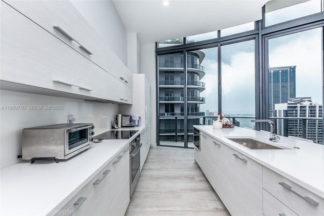 55 SW 9th St PH4603, Miami, FL 33130