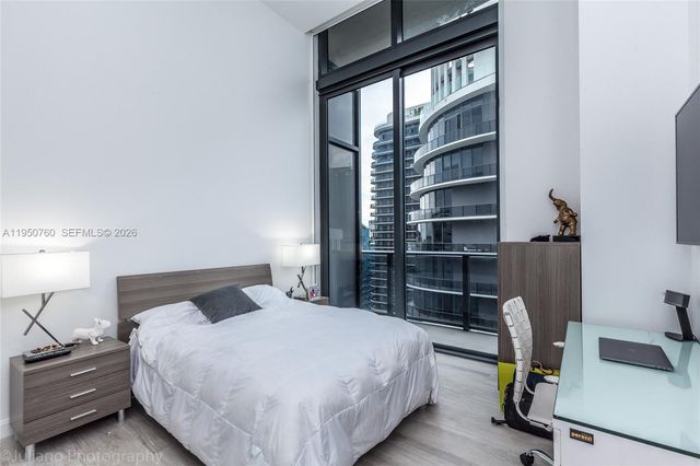 55 SW 9th St PH4603, Miami, FL 33130