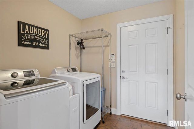 4090 Highbury Drive, Springfield, IL 62711