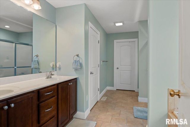 4090 Highbury Drive, Springfield, IL 62711