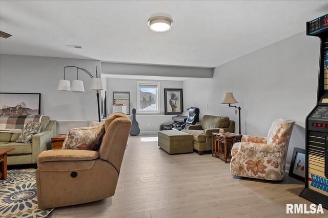 4090 Highbury Drive, Springfield, IL 62711