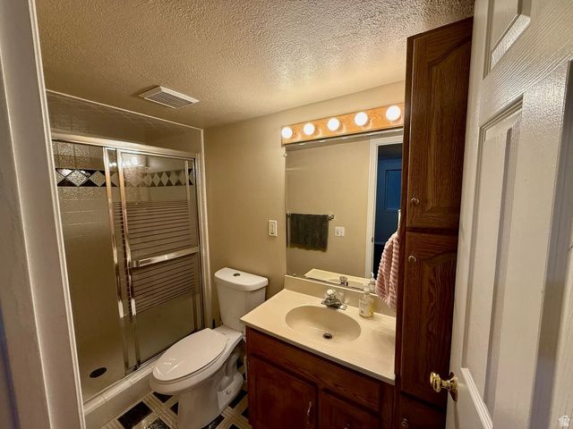 1146 N 3100 E, Layton, UT 84040