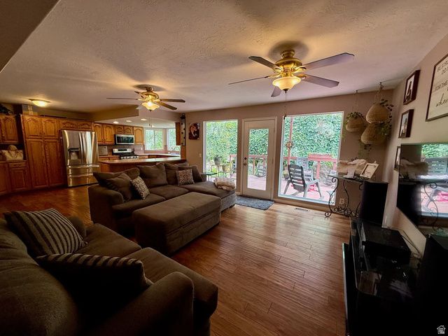 1146 N 3100 E, Layton, UT 84040