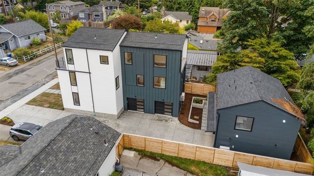 9215 12th Avenue NE, Seattle, WA 98115