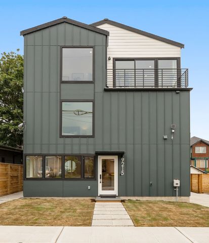 9215 12th Avenue NE, Seattle, WA 98115