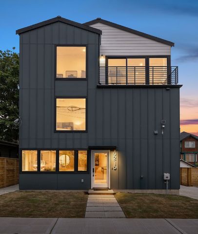 9215 12th Avenue NE, Seattle, WA 98115