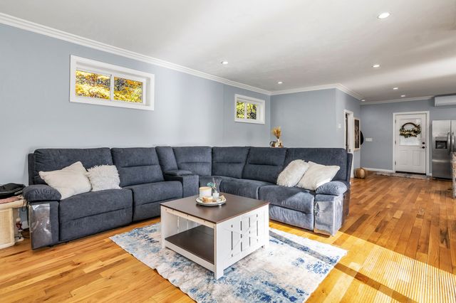 19 Baby Beach Rd, Groton, MA 01450
