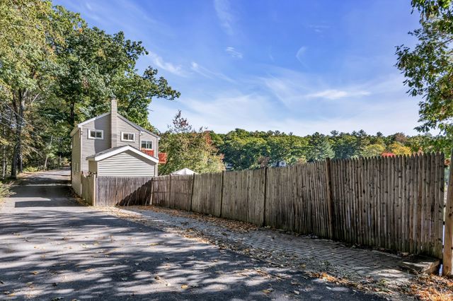 19 Baby Beach Rd, Groton, MA 01450