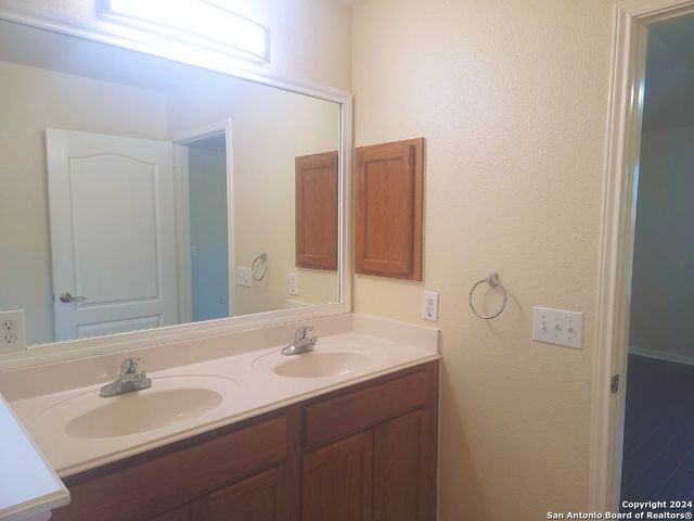 12610 COURSE VIEW DR, San Antonio, TX 78221