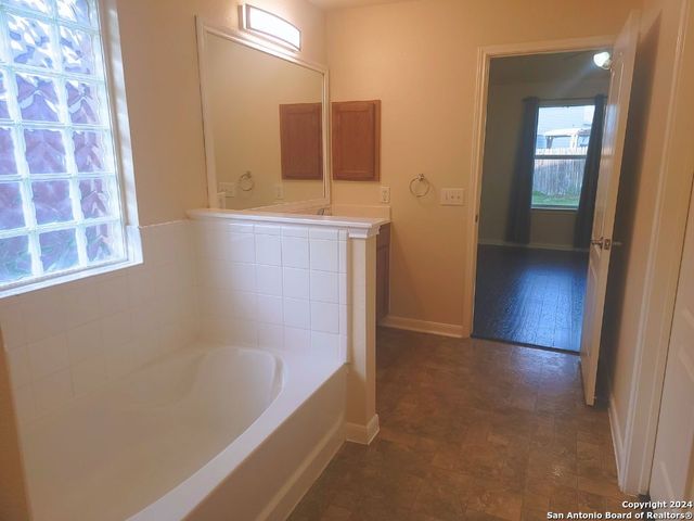12610 COURSE VIEW DR, San Antonio, TX 78221