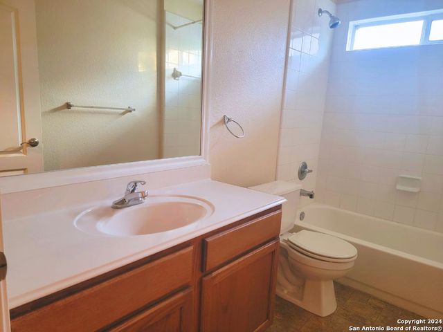 12610 COURSE VIEW DR, San Antonio, TX 78221