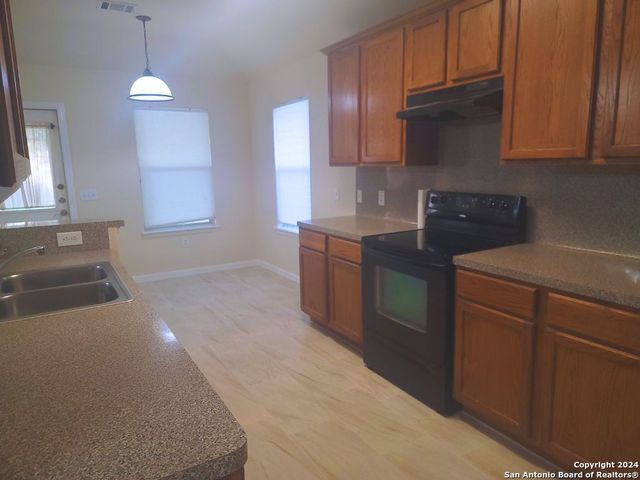 12610 COURSE VIEW DR, San Antonio, TX 78221