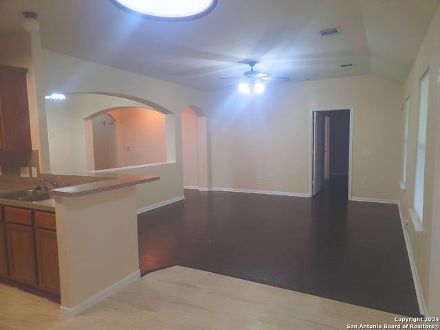 12610 COURSE VIEW DR, San Antonio, TX 78221
