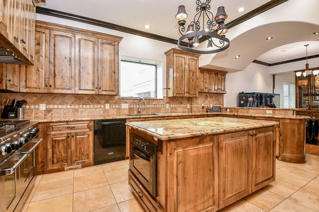 4119 Allen St, Houston, TX 77007