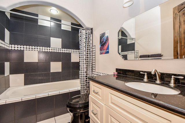 4119 Allen St, Houston, TX 77007