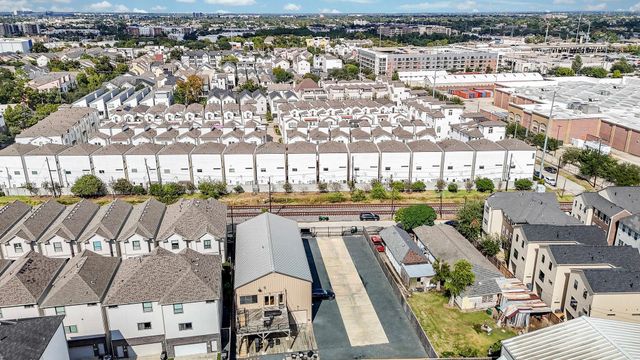 4119 Allen St, Houston, TX 77007