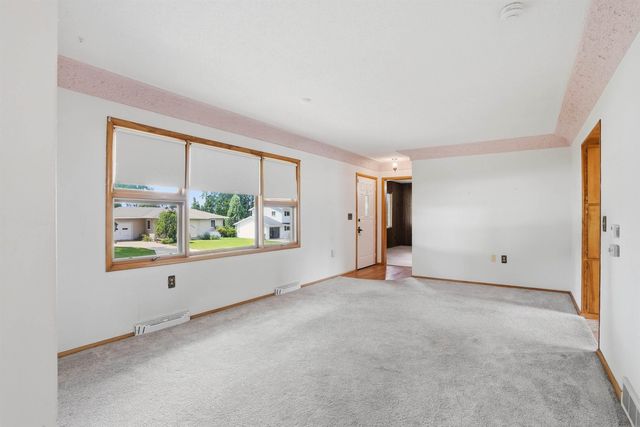 2571 Kate Street, Waterloo, IA 50701