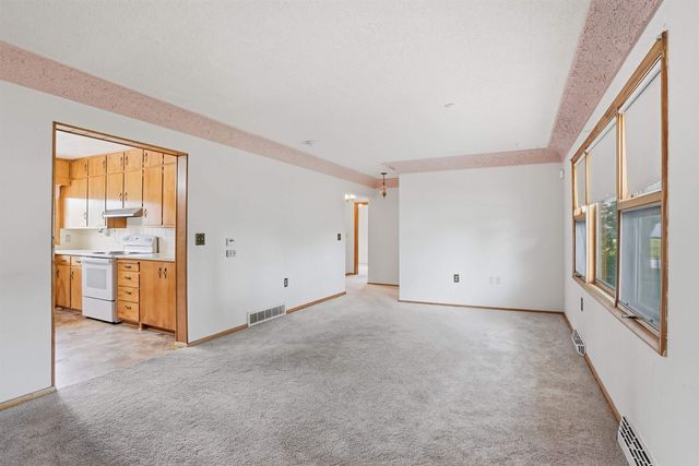 2571 Kate Street, Waterloo, IA 50701