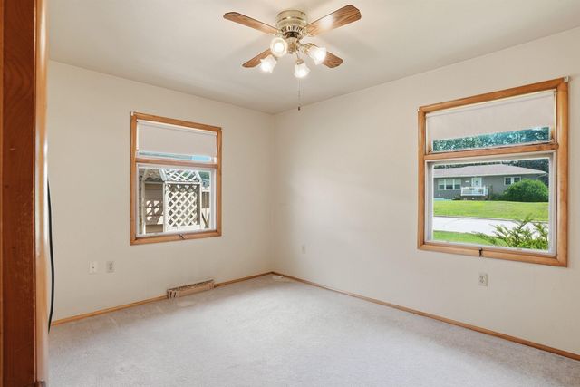 2571 Kate Street, Waterloo, IA 50701
