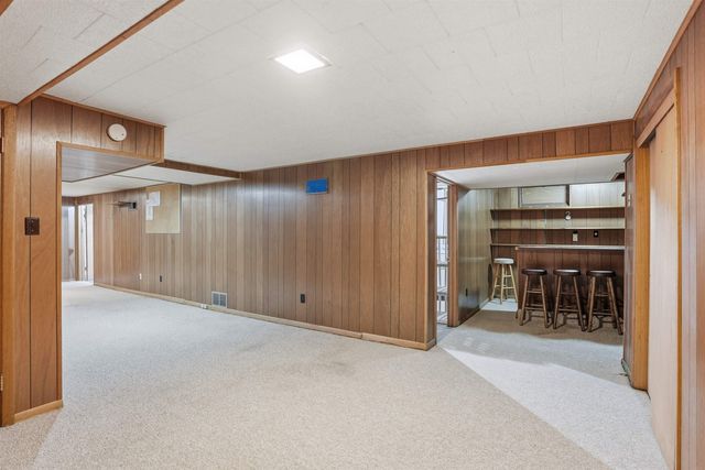 2571 Kate Street, Waterloo, IA 50701