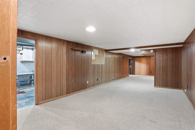 2571 Kate Street, Waterloo, IA 50701