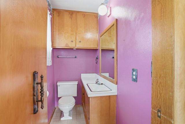 2571 Kate Street, Waterloo, IA 50701