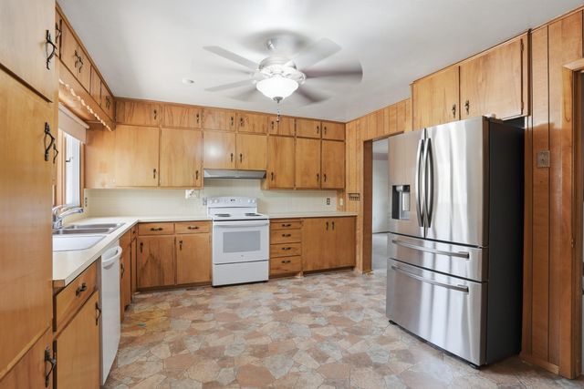 2571 Kate Street, Waterloo, IA 50701