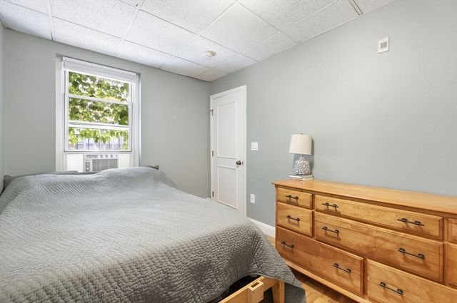 105 W Fourth St 4A, Boston, MA 02127
