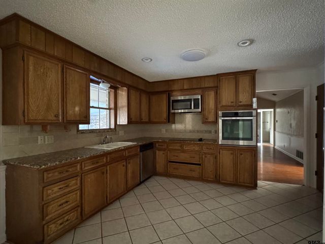 613 Carriage, Tyler, TX 75703