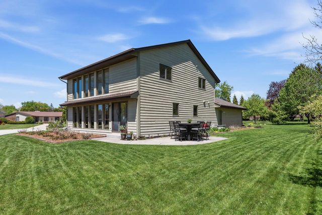 16478 Melody COURT, New Berlin, WI 53151