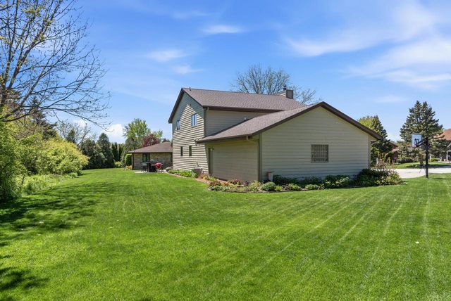 16478 Melody COURT, New Berlin, WI 53151
