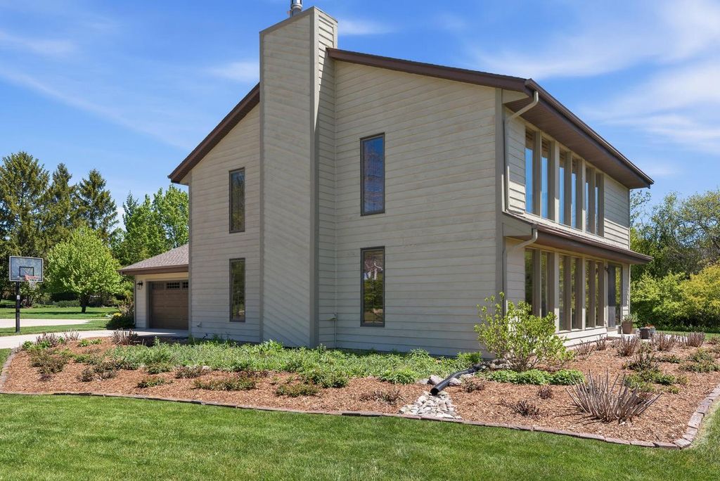 16478 Melody COURT, New Berlin, WI 53151