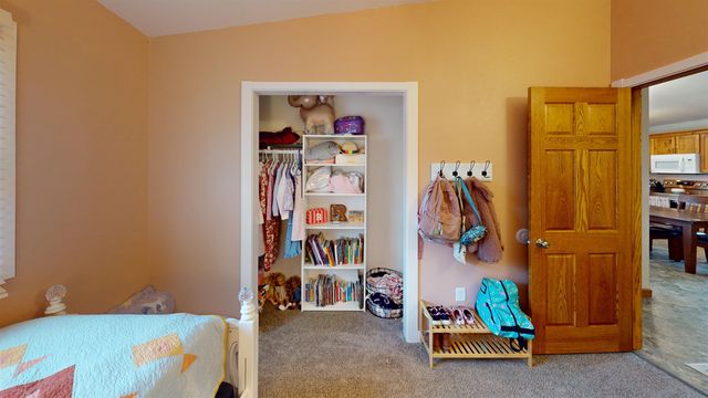 2505 Skyline Dr NW, Minot, ND 58703