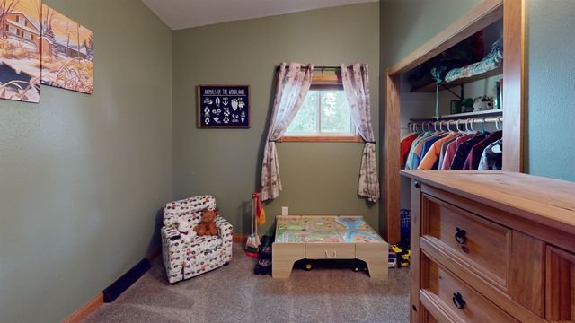2505 Skyline Dr NW, Minot, ND 58703