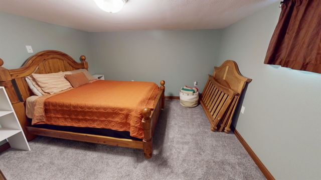 2505 Skyline Dr NW, Minot, ND 58703