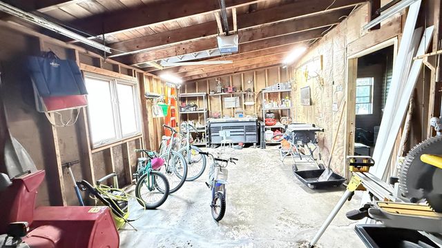 2505 Skyline Dr NW, Minot, ND 58703