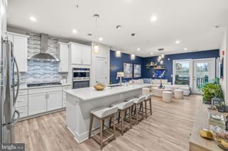 102 SAINT IVES PL #404, Oxon Hill, MD 20745