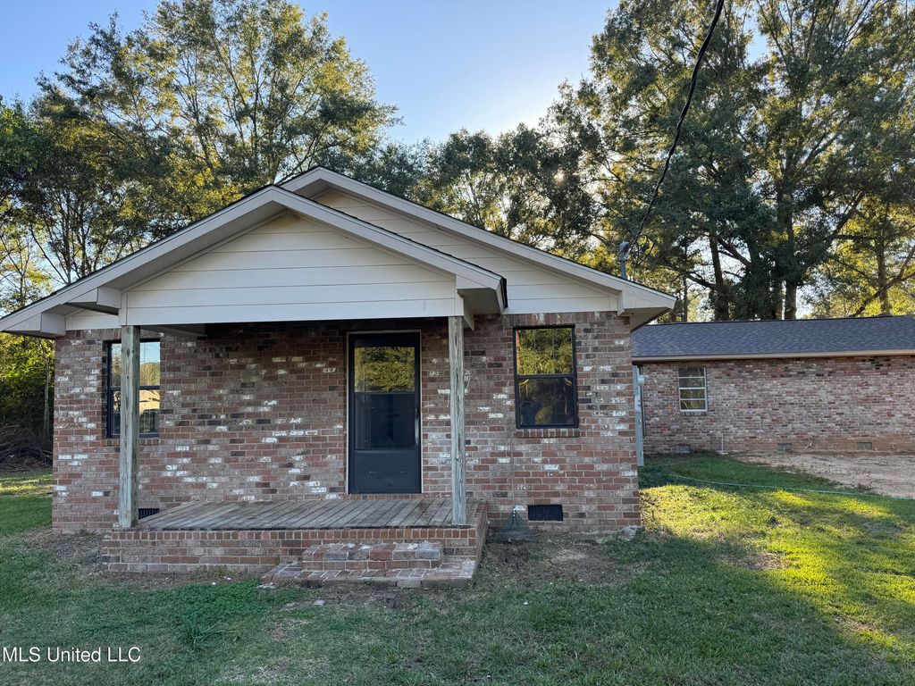 2039 SW Hwy 48 West, Mccomb, MS 39648