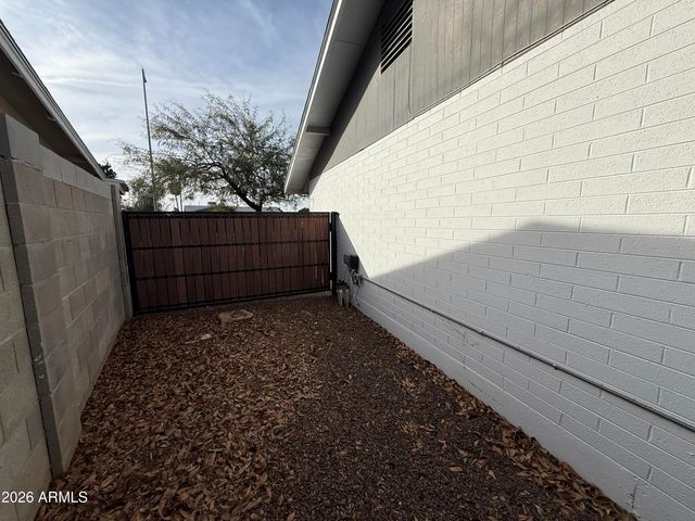 2214 E CONTESSA Circle, Mesa, AZ 85213