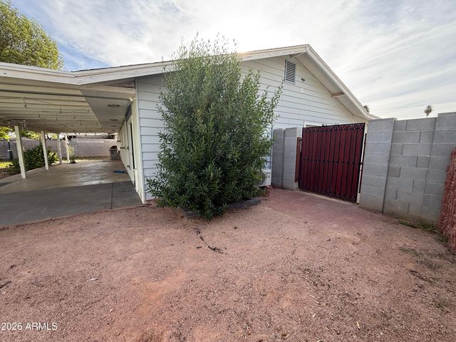 2214 E CONTESSA Circle, Mesa, AZ 85213