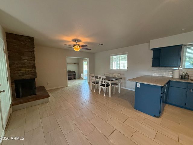 2214 E CONTESSA Circle, Mesa, AZ 85213