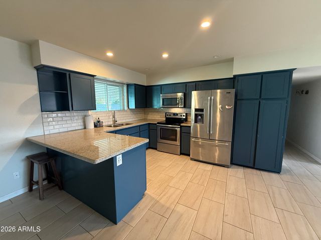 2214 E CONTESSA Circle, Mesa, AZ 85213