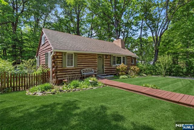 6 Partridge Trail, Kinnelon Borough, NJ 07405