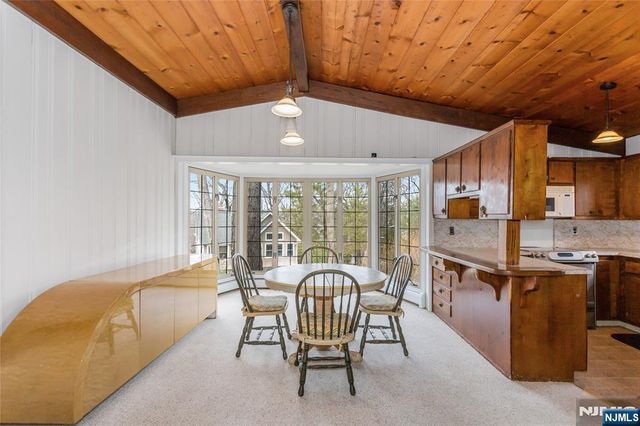 6 Partridge Trail, Kinnelon Borough, NJ 07405