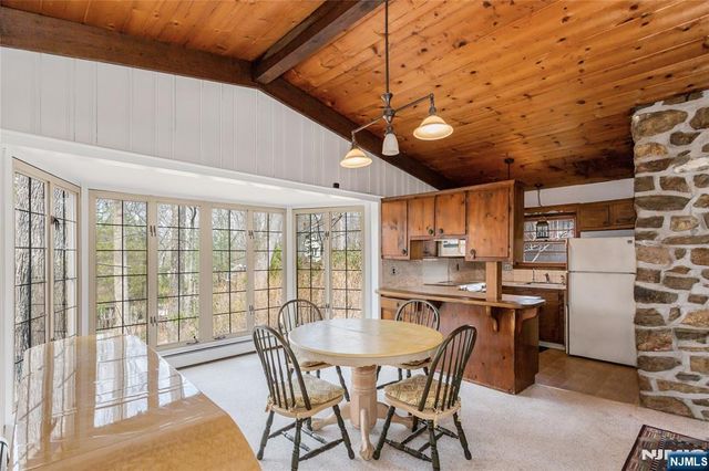 6 Partridge Trail, Kinnelon Borough, NJ 07405