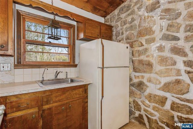 6 Partridge Trail, Kinnelon Borough, NJ 07405