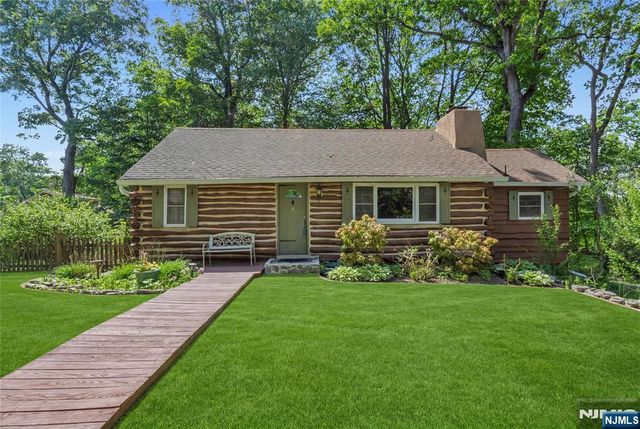 6 Partridge Trail, Kinnelon Borough, NJ 07405