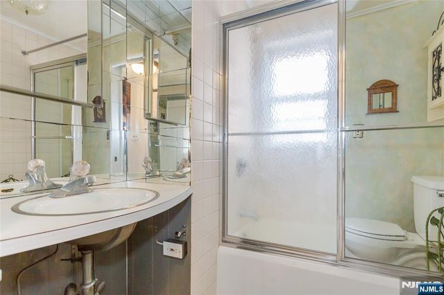 6 Partridge Trail, Kinnelon Borough, NJ 07405